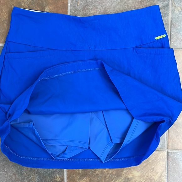 Swing Control golf skort - Picture 3 of 4